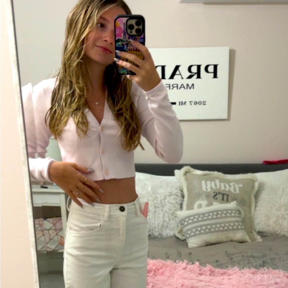 Meet your Posher, Ava